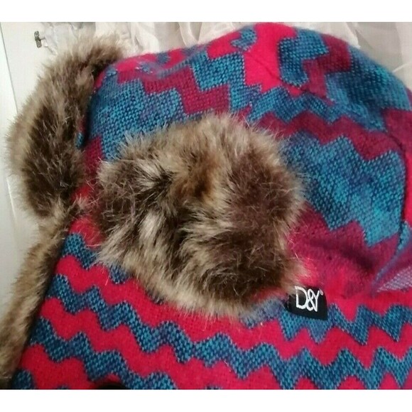 Women faux fur knit Hat Blue Red Aztec Trapper new $50 - Picture 3 of 3